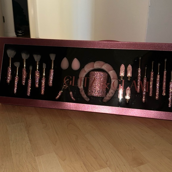 Glitz Makeup Glitz And Glam 3 Essential Collection Brush Set Pink